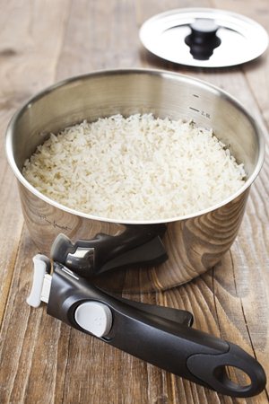 Pečená dlouhozrnná rýže s cibulí
